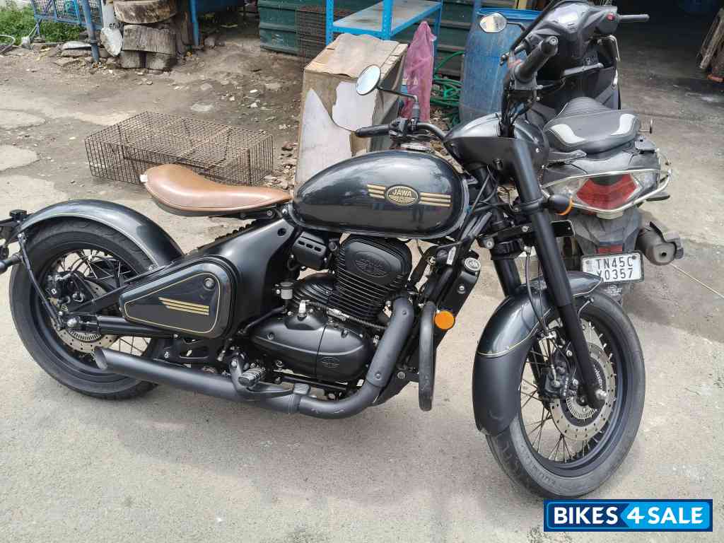 Stealth Black Jawa Perak BS6 Stealth Black Jawa Perak BS6