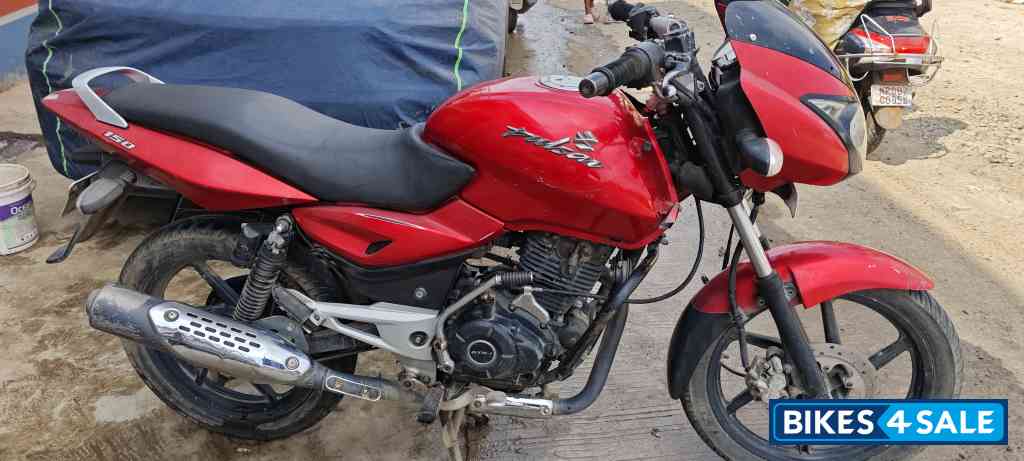 Red Bajaj Pulsar 150 Red Bajaj Pulsar 150