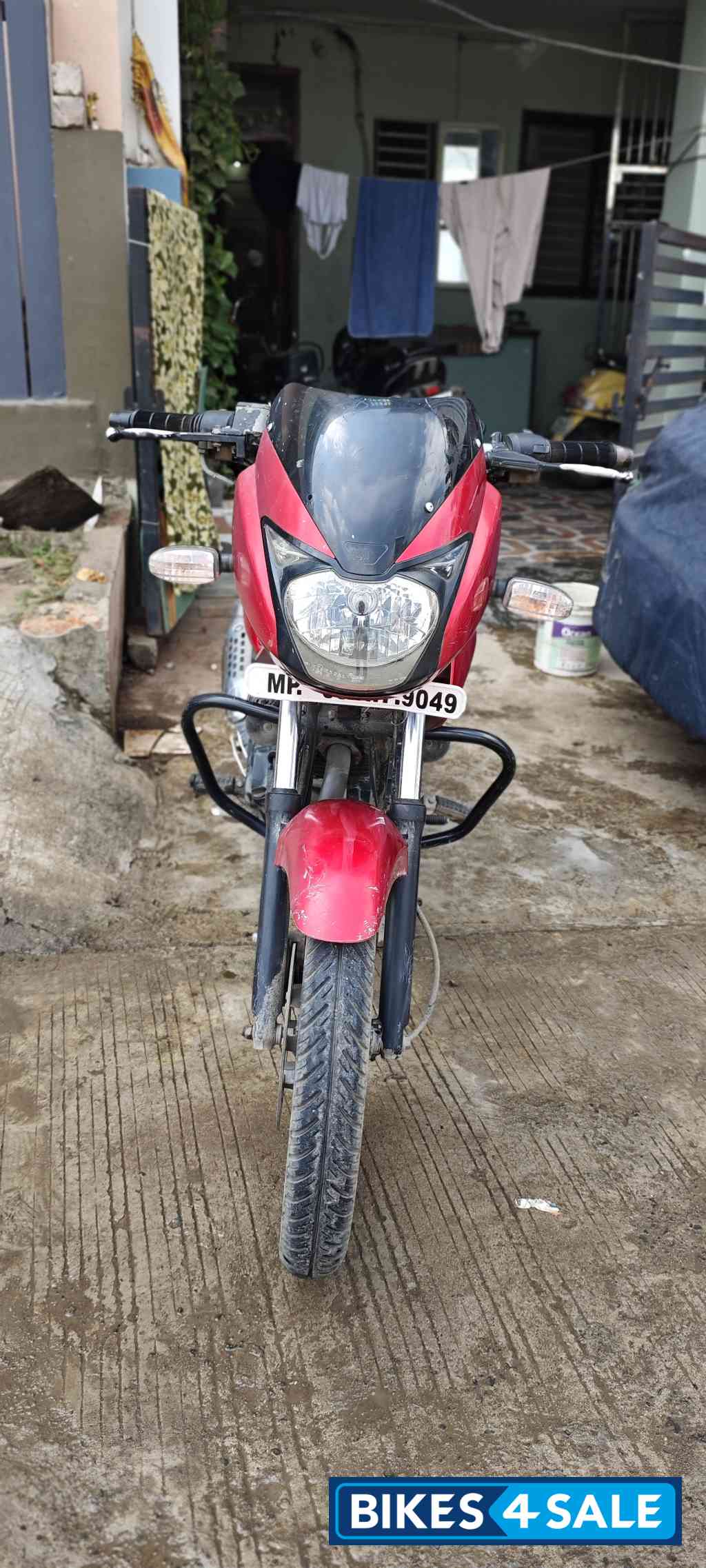 Red Bajaj Pulsar 150 Red Bajaj Pulsar 150