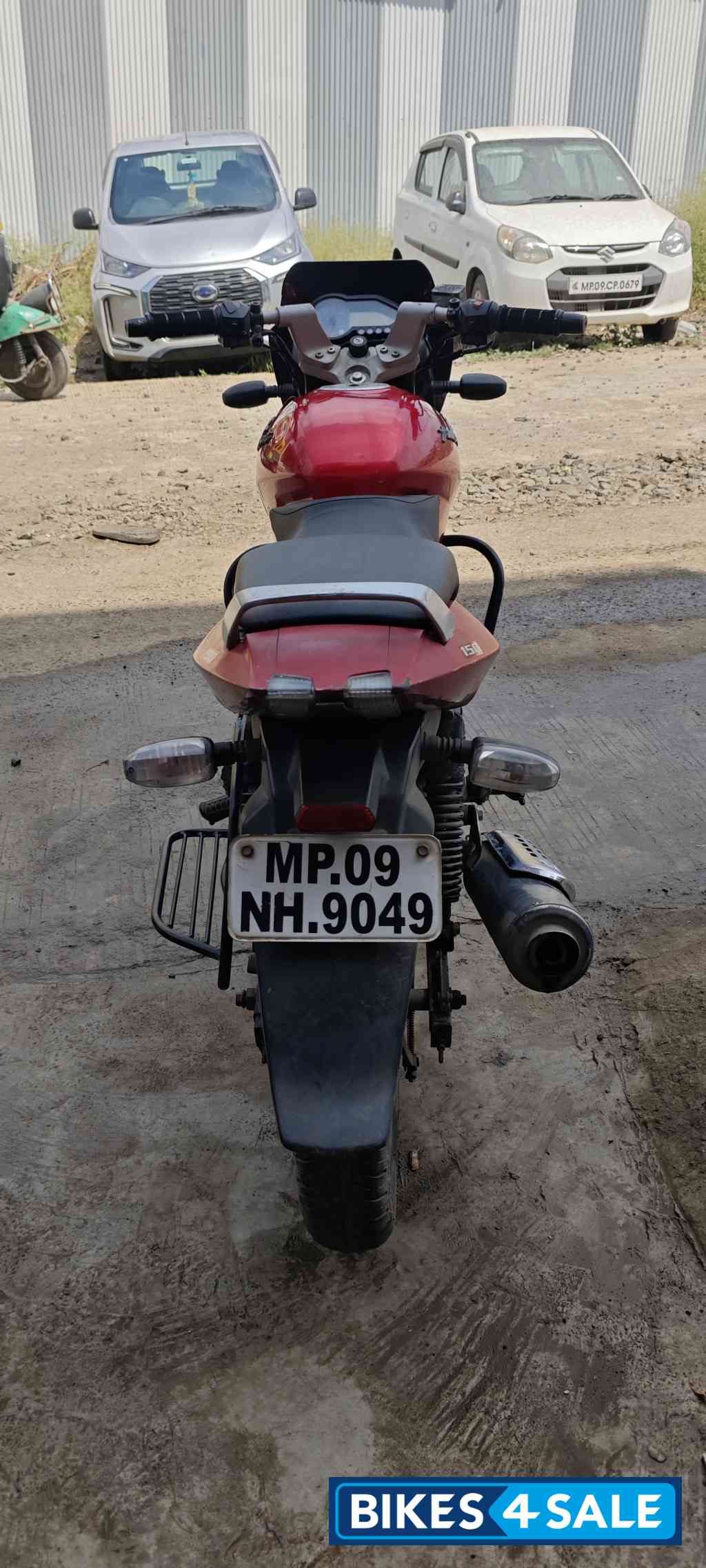 Red Bajaj Pulsar 150 Red Bajaj Pulsar 150