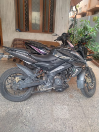Black Bajaj Pulsar NS200