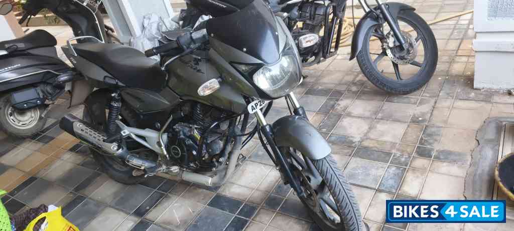 Silver Bajaj Pulsar 150