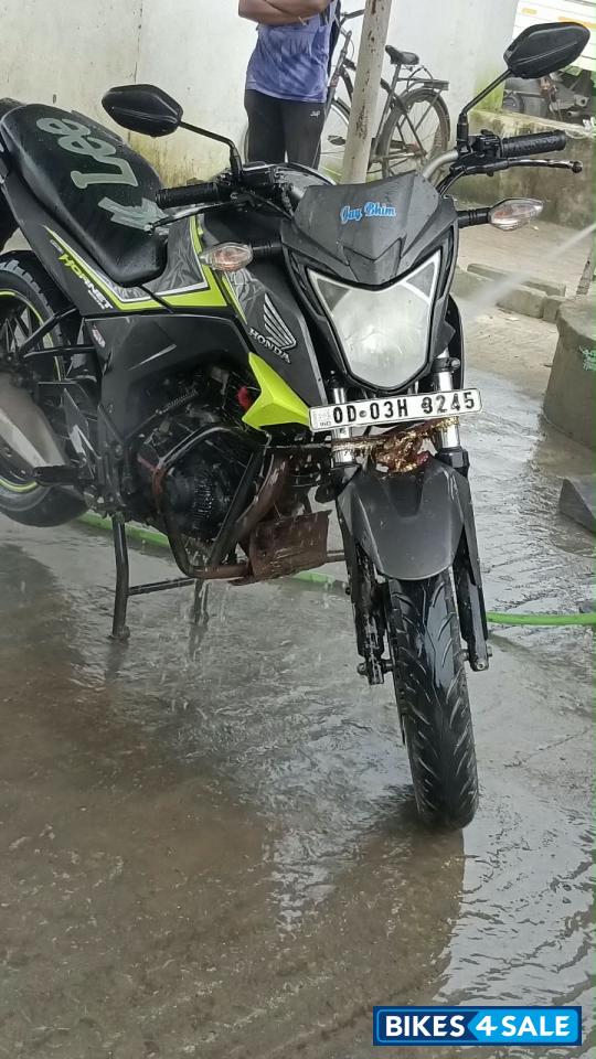 Honda CB Hornet 160R