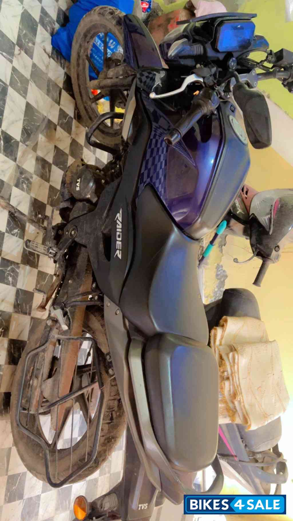 Blue Black TVS Raider Split Seat Blue Black TVS Raider Split Seat
