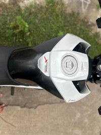 Pearl Silver White Hero Xtreme 160R