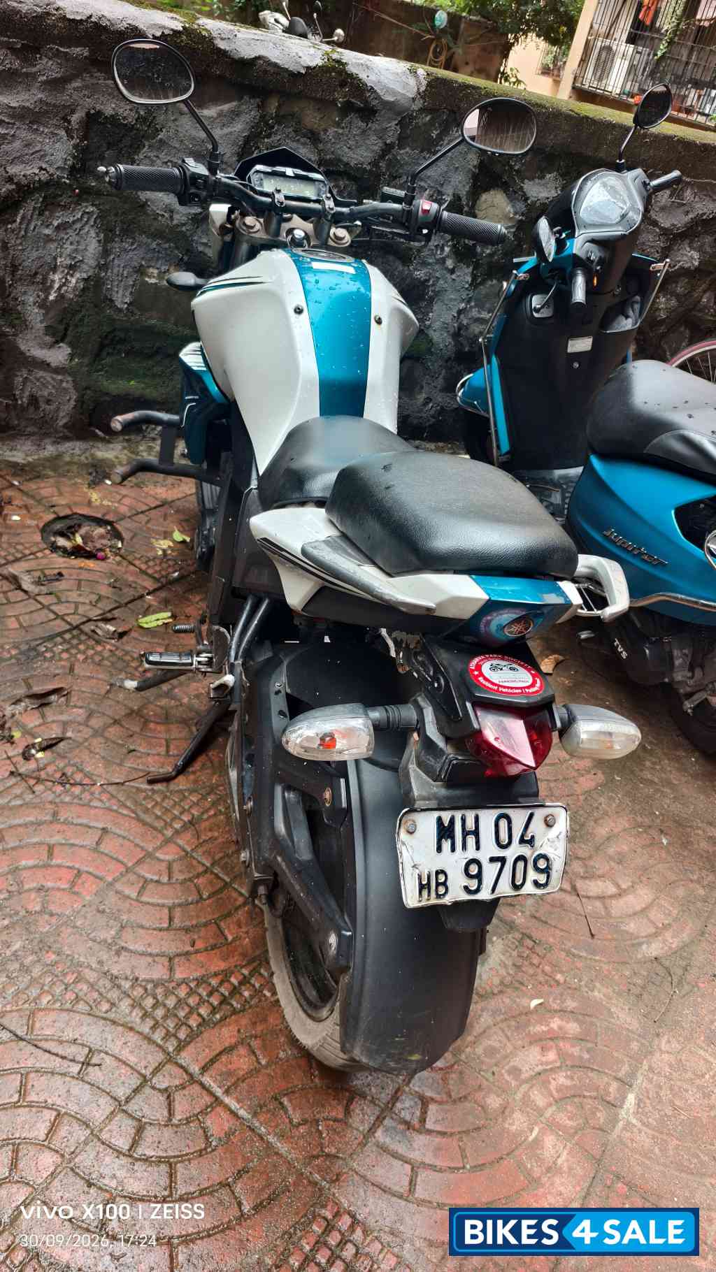 White Blue Yamaha FZ-S FI V2