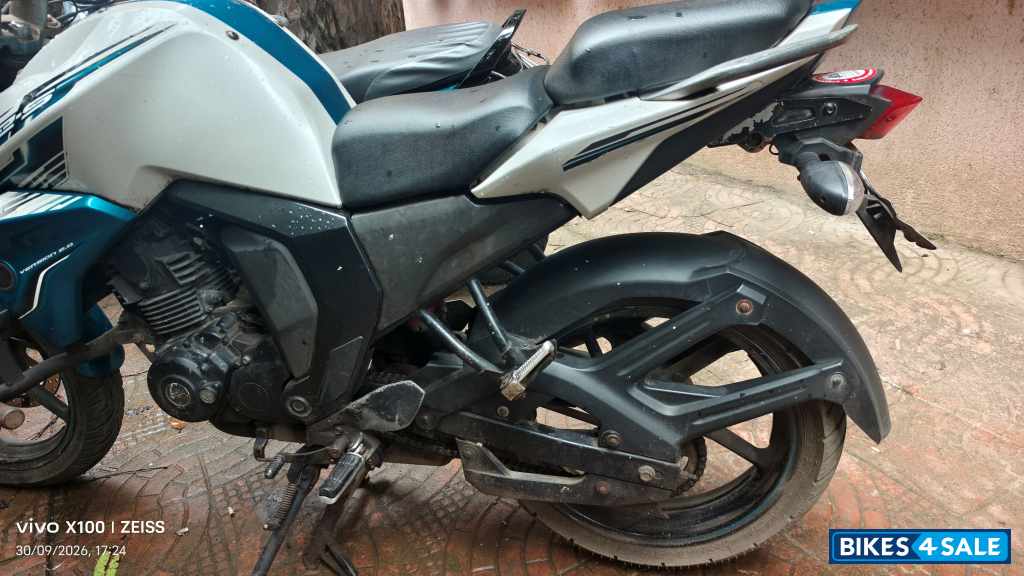 White Blue Yamaha FZ-S FI V2