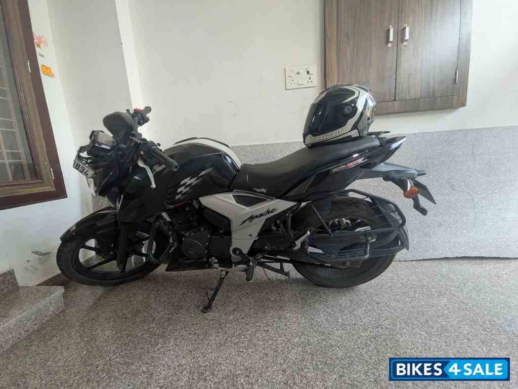 TVS Apache RTR 160 4V