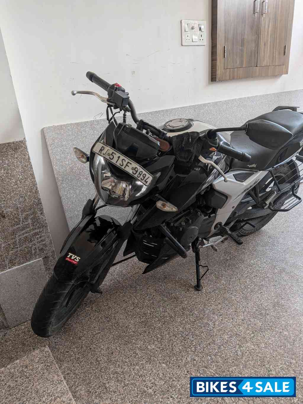 TVS Apache RTR 160 4V TVS Apache RTR 160 4V