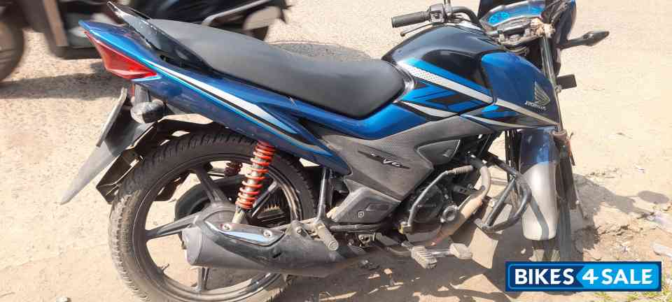Blue Black Honda Livo BS6
