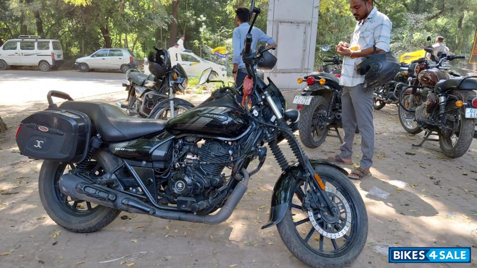 Black Bajaj Avenger Street 160