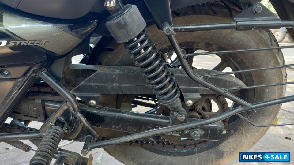 Black Bajaj Avenger Street 160 Black Bajaj Avenger Street 160