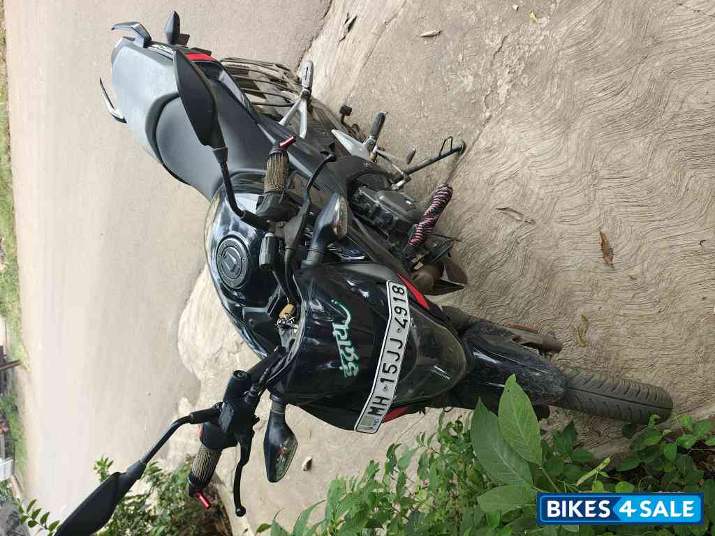 Bajaj Pulsar P150 Twin Disc Split Seat Bajaj Pulsar P150 Twin Disc Split Seat
