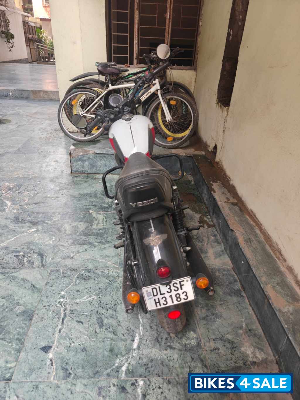 Yezdi Roadster Dark
