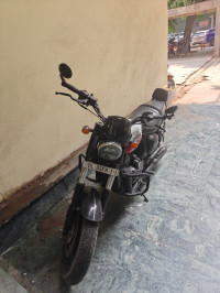 Yezdi Roadster Dark