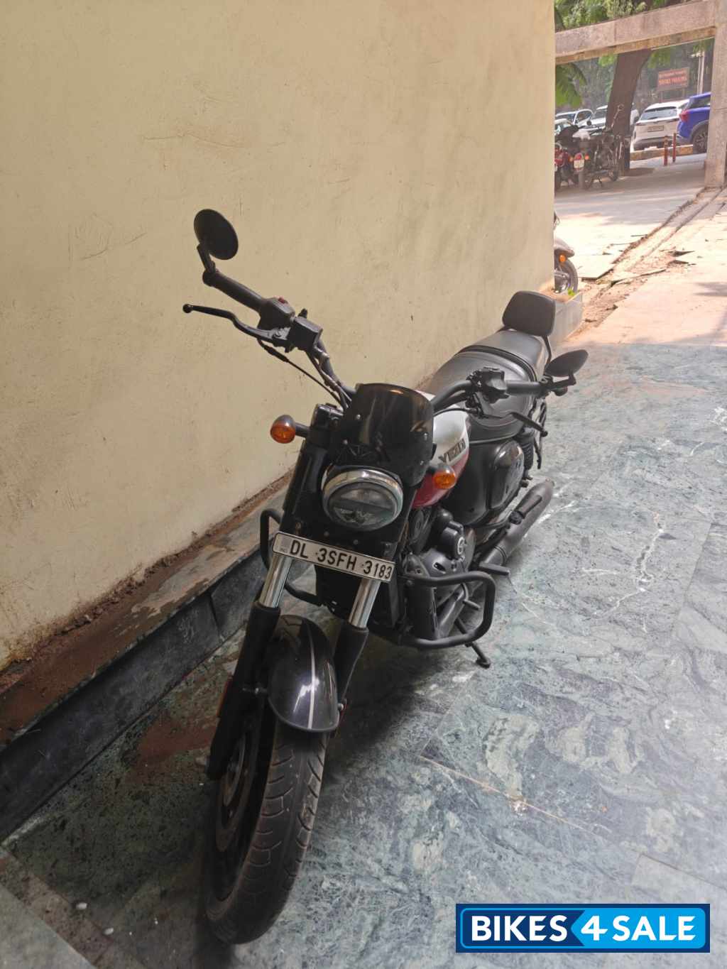 Yezdi Roadster Dark Yezdi Roadster Dark