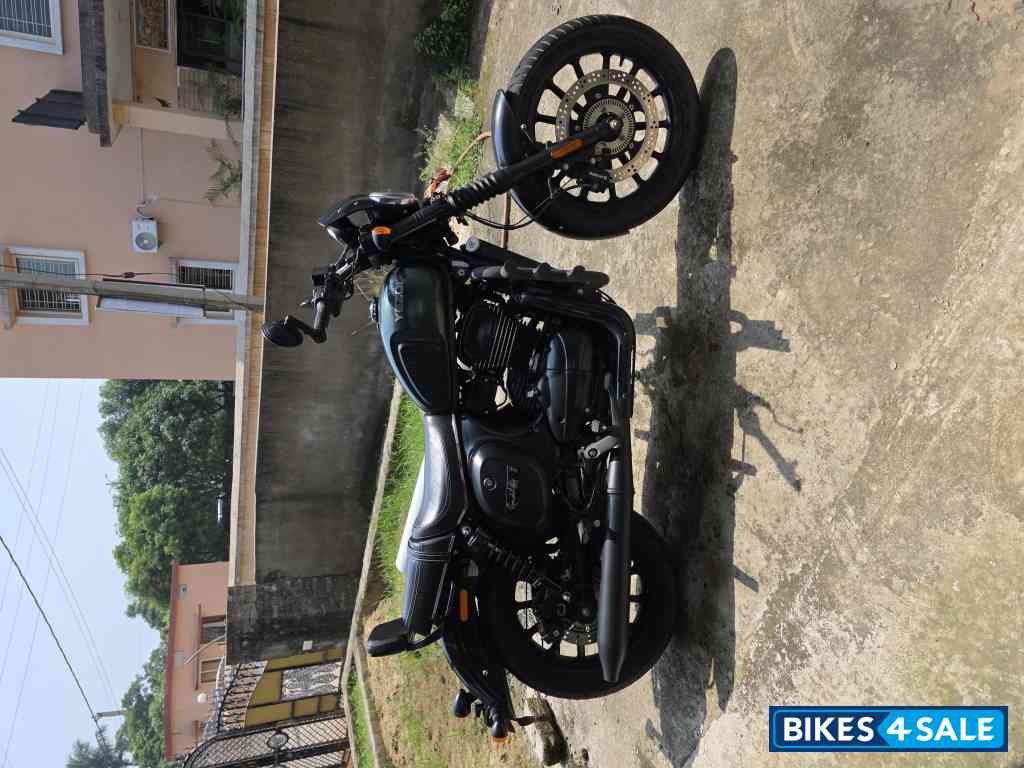 Green Yezdi Roadster Dark Green Yezdi Roadster Dark