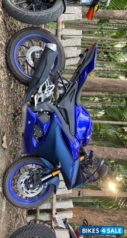 Yamaha R15 V4