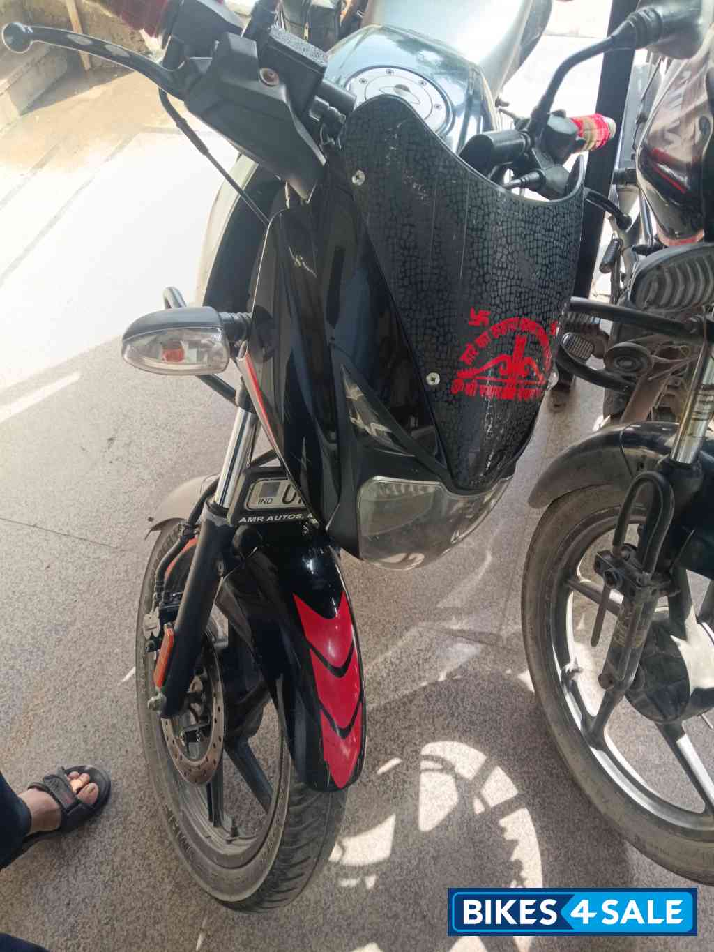 Red Black Bajaj Pulsar 125 Neon Disc Single Seat Red Black Bajaj Pulsar 125 Neon Disc Single Seat