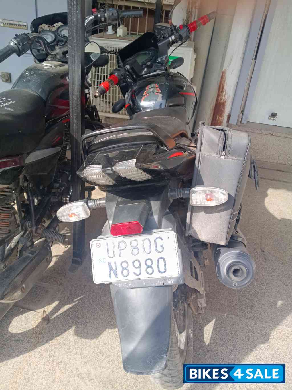 Red Black Bajaj Pulsar 125 Neon Disc Single Seat Red Black Bajaj Pulsar 125 Neon Disc Single Seat