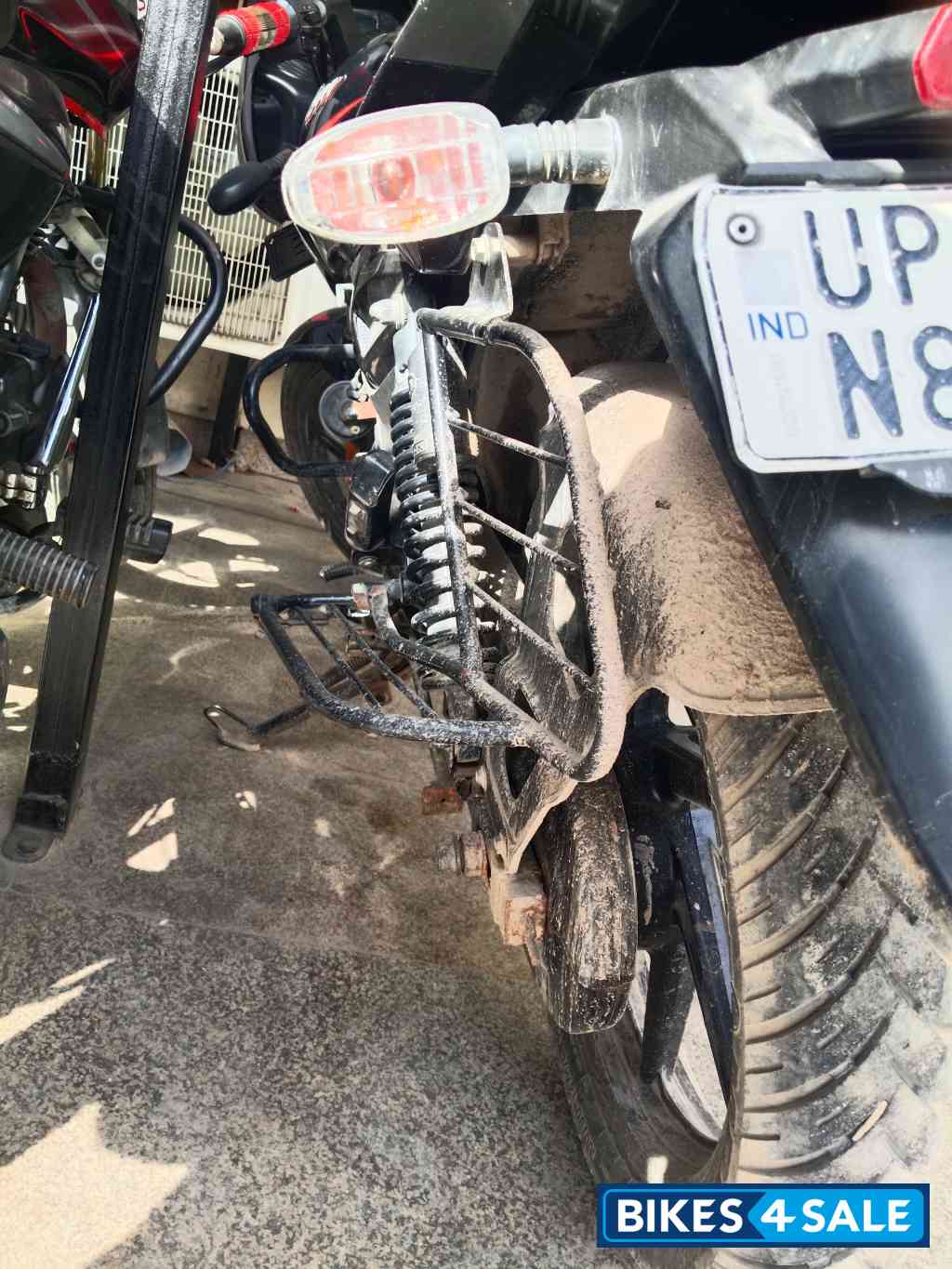 Red Black Bajaj Pulsar 125 Neon Disc Single Seat Red Black Bajaj Pulsar 125 Neon Disc Single Seat