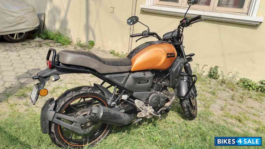 Matte Dull Orange Yamaha FZ-X Matte Dull Orange Yamaha FZ-X