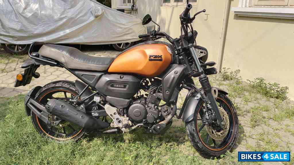 Matte Dull Orange Yamaha FZ-X Matte Dull Orange Yamaha FZ-X