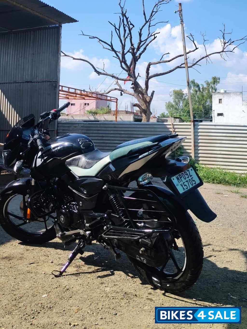 Bajaj Pulsar 125 Split Seat