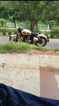Royal Enfield Classic 500