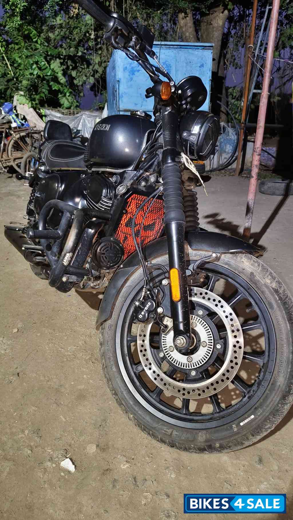 Yezdi Roadster Dark