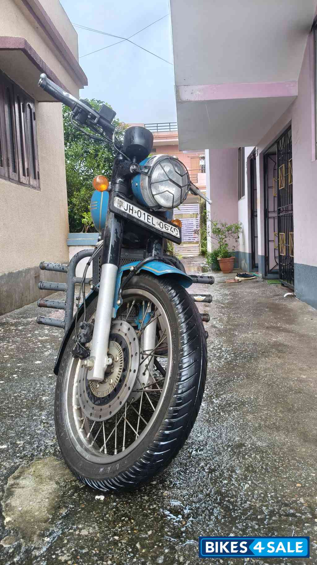 Starlight Blue Jawa forty two BS6 Starlight Blue Jawa forty two BS6