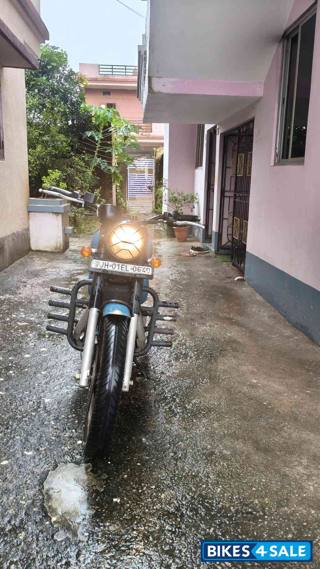 Starlight Blue Jawa forty two BS6 Starlight Blue Jawa forty two BS6