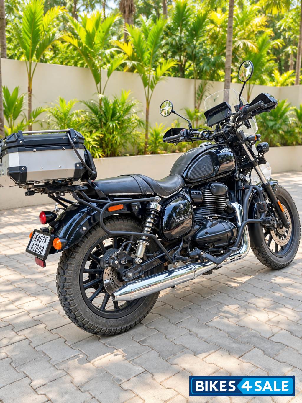 Yezdi Roadster Dark
