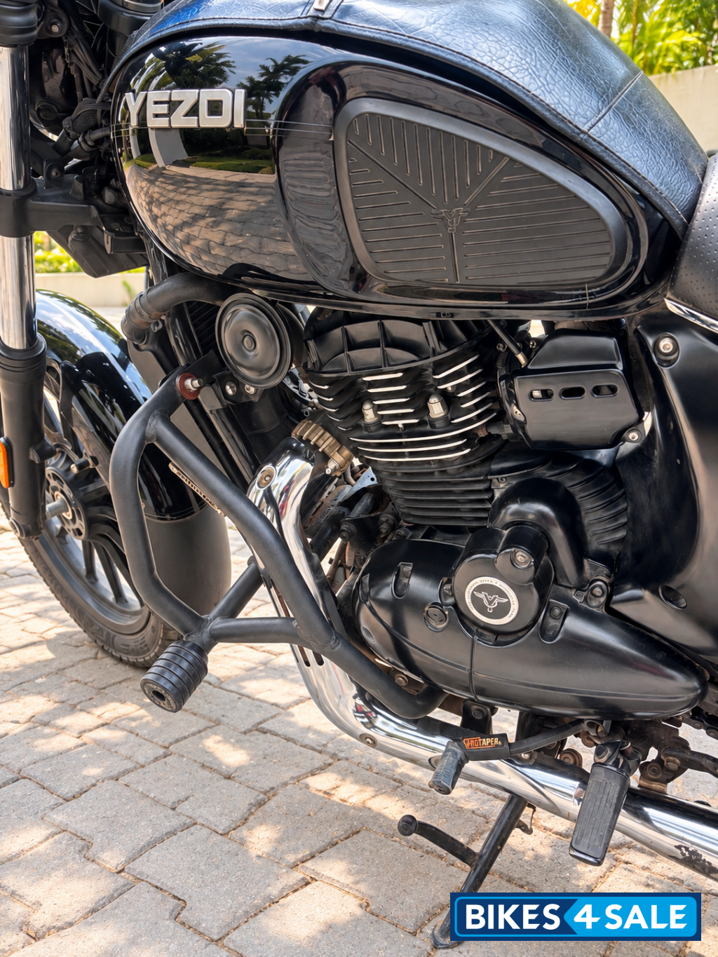 Yezdi Roadster Dark