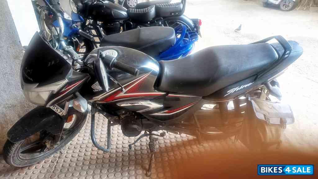Black Honda Shine 125 Black Honda Shine 125
