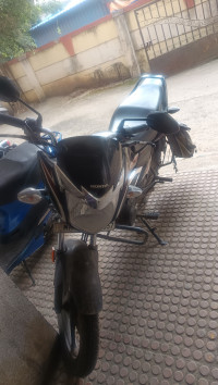 Black Honda Shine 125