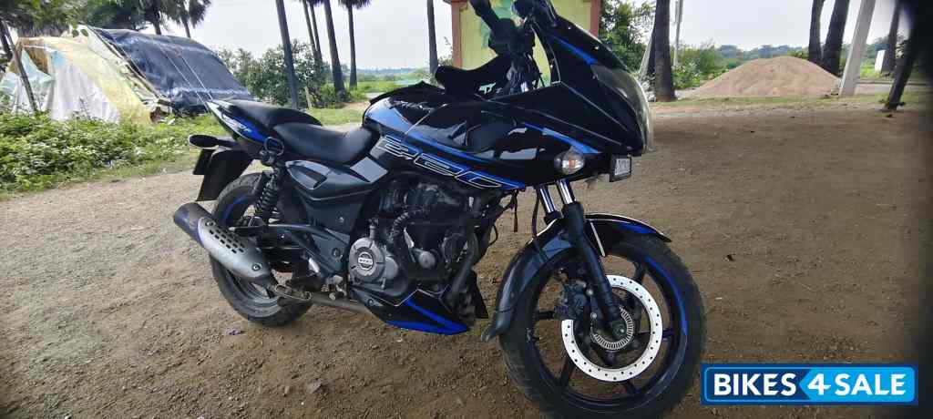 Bajaj Pulsar P150 Twin Disc Split Seat