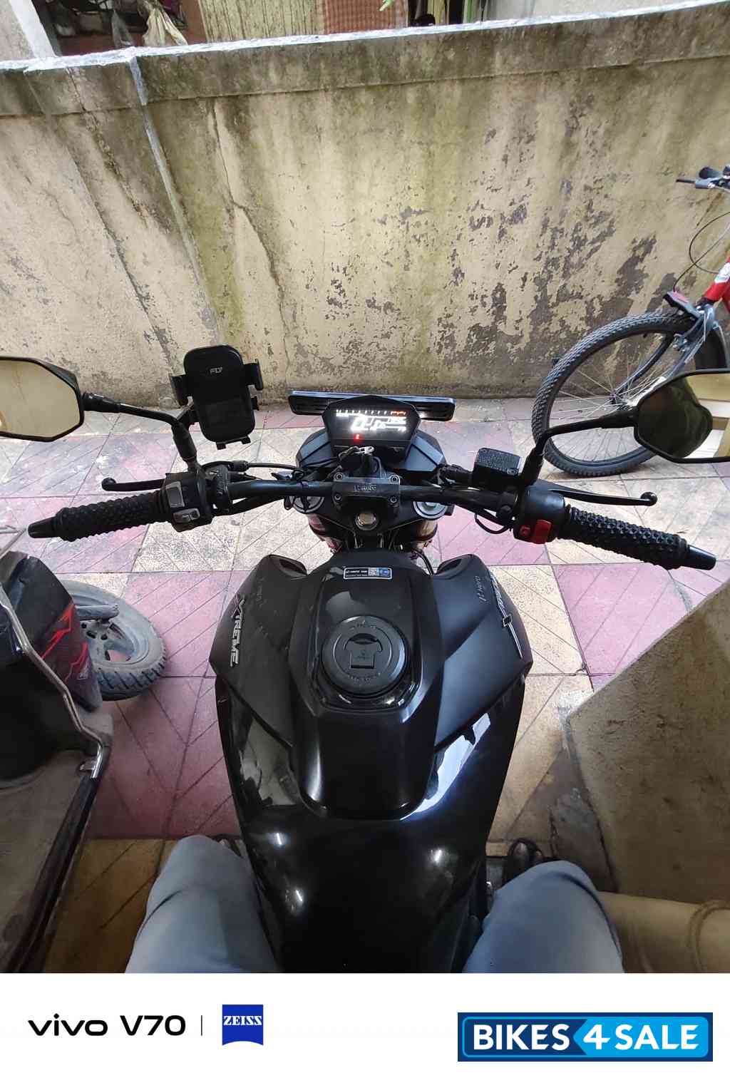 Black Hero Xtreme 160R 2024 Edition Black Hero Xtreme 160R 2024 Edition