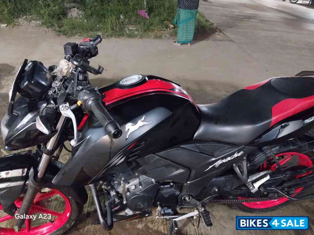 TVS Apache RTR 160 4V