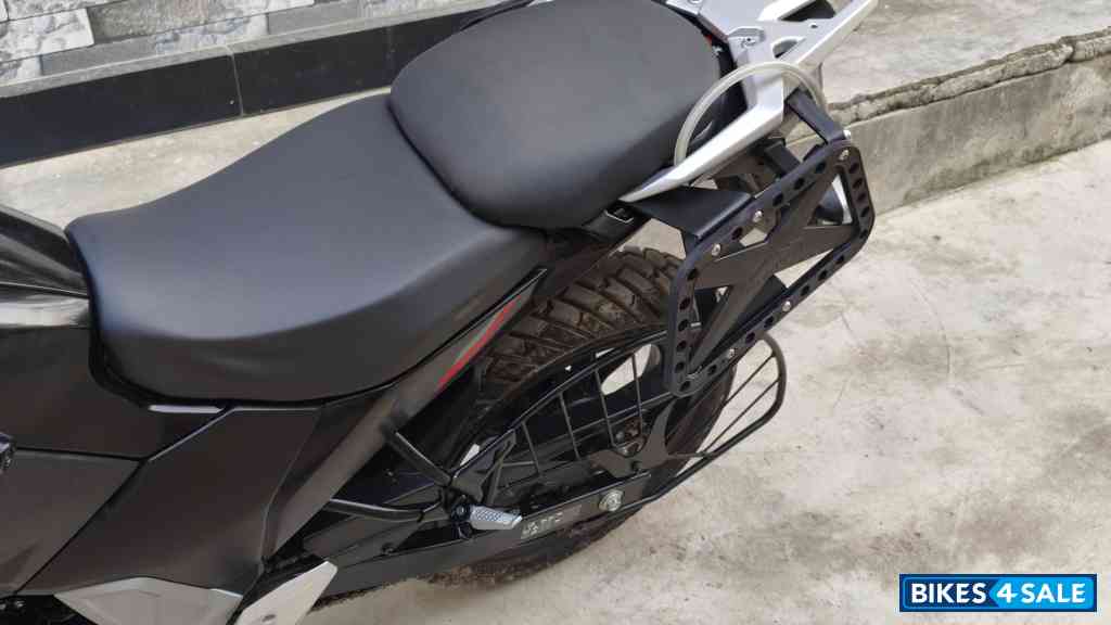 Sparkle Black Suzuki V-Strom 250