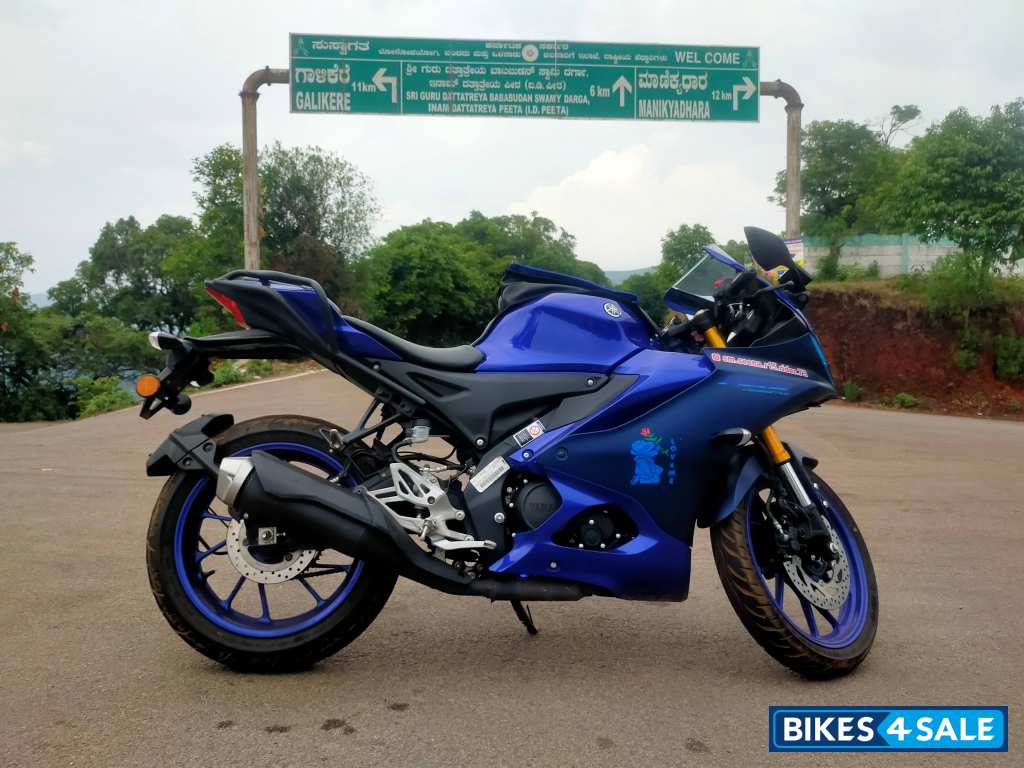 Yamaha R15 V4