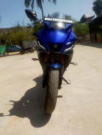 Yamaha R15 V4