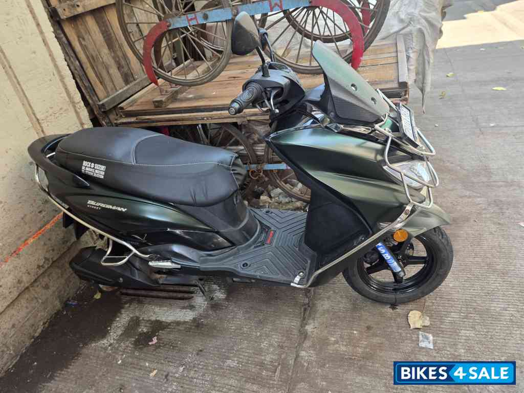 Green Suzuki Burgman Street