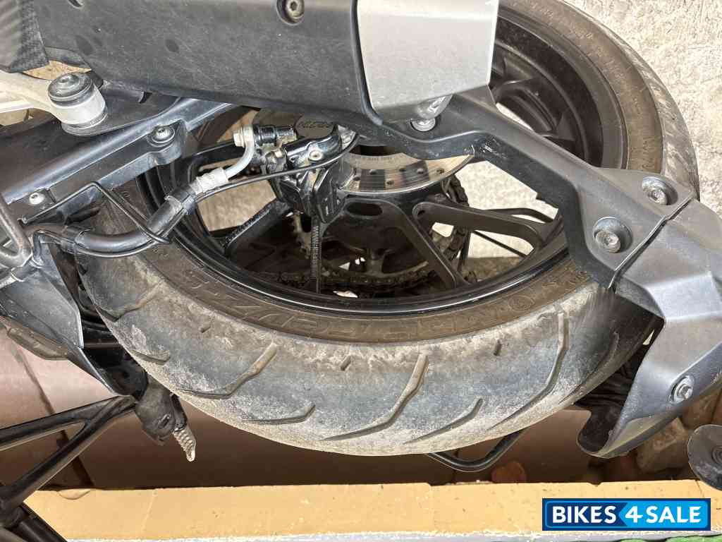 Black Yamaha MT-15 BS6