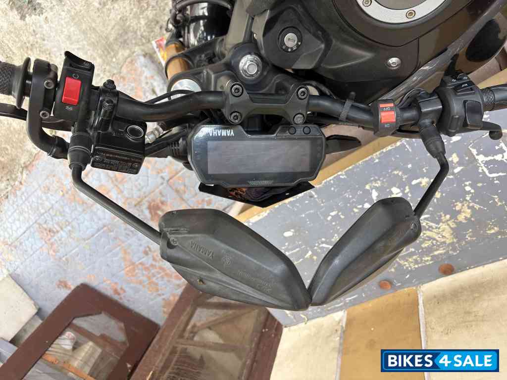 Black Yamaha MT-15 BS6