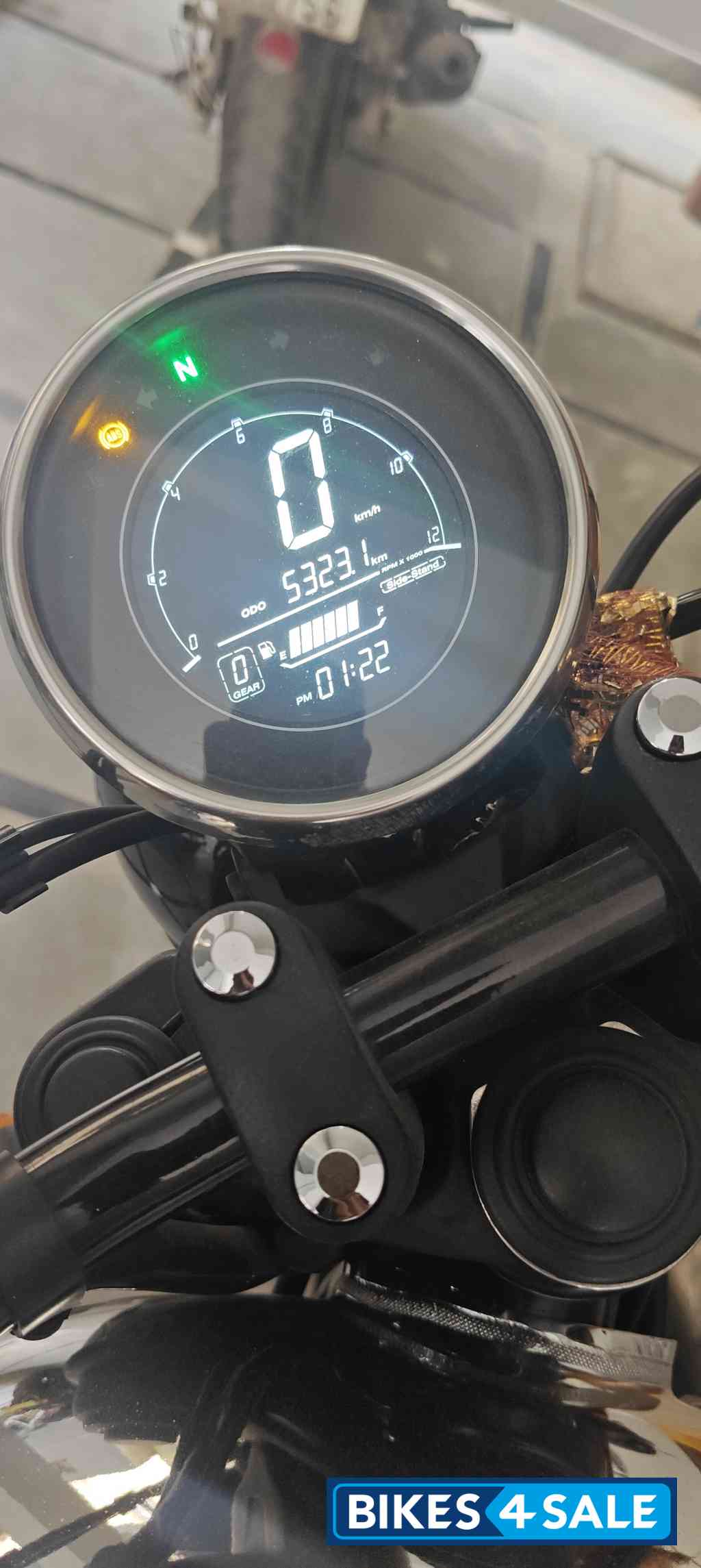 Jawa 42 Bobber Black Mirror