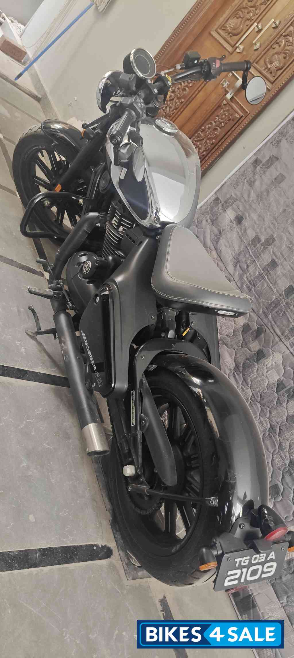 Jawa 42 Bobber Black Mirror Jawa 42 Bobber Black Mirror