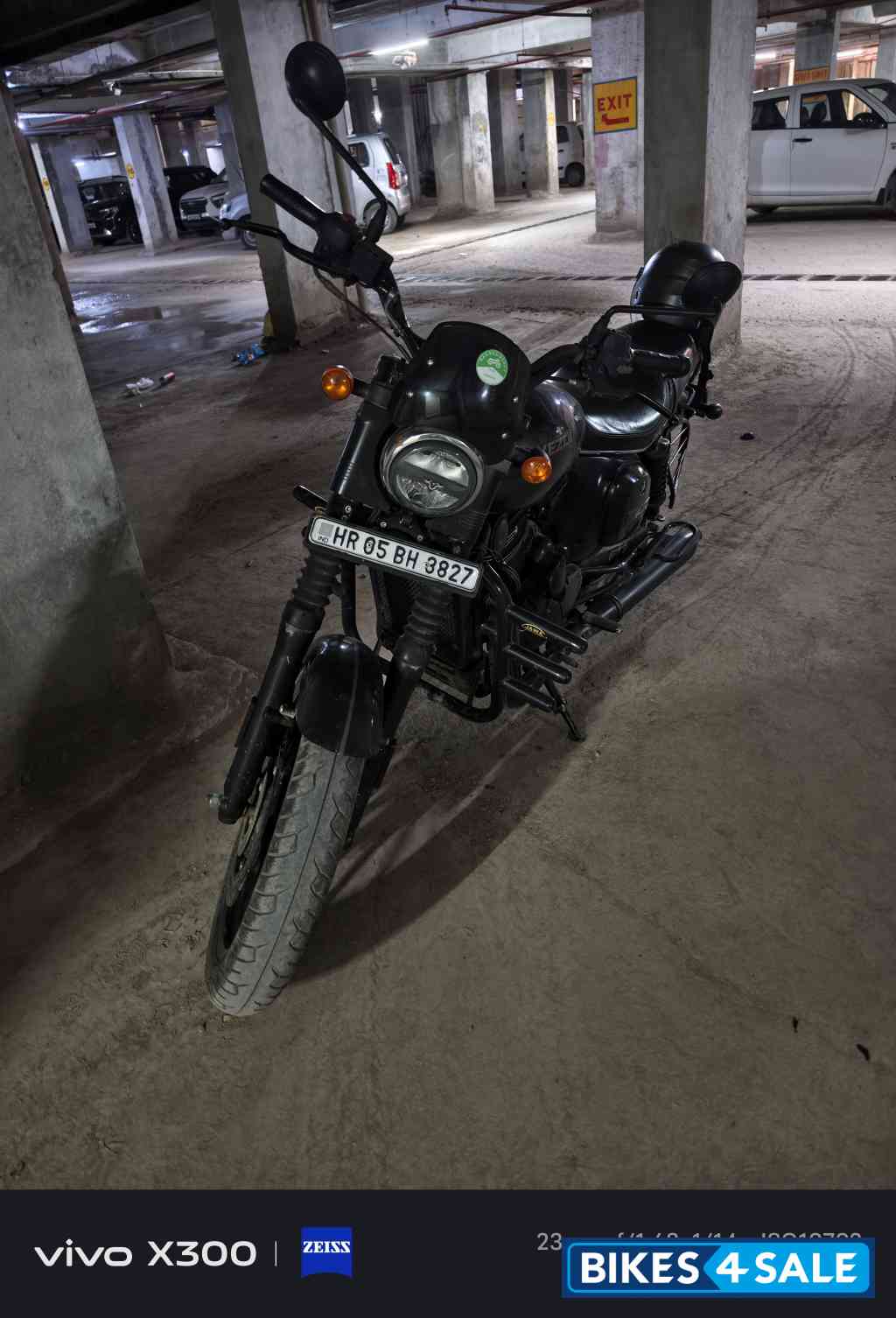 Yezdi Roadster Dark