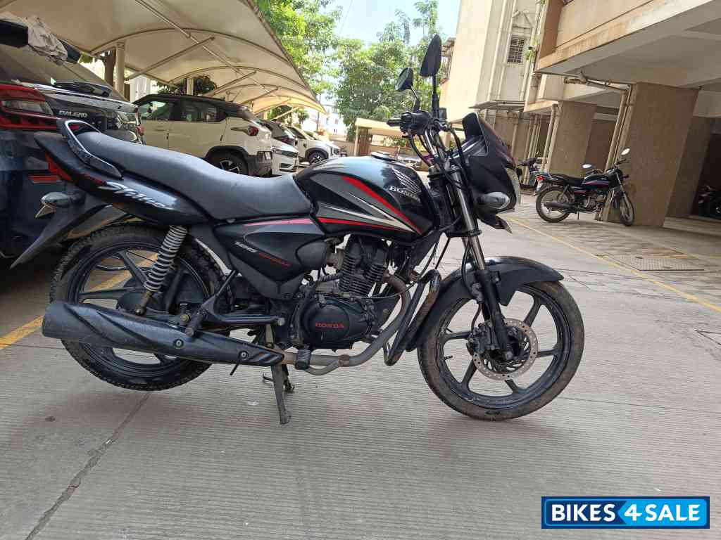 Black Red Honda Shine 125 Black Red Honda Shine 125