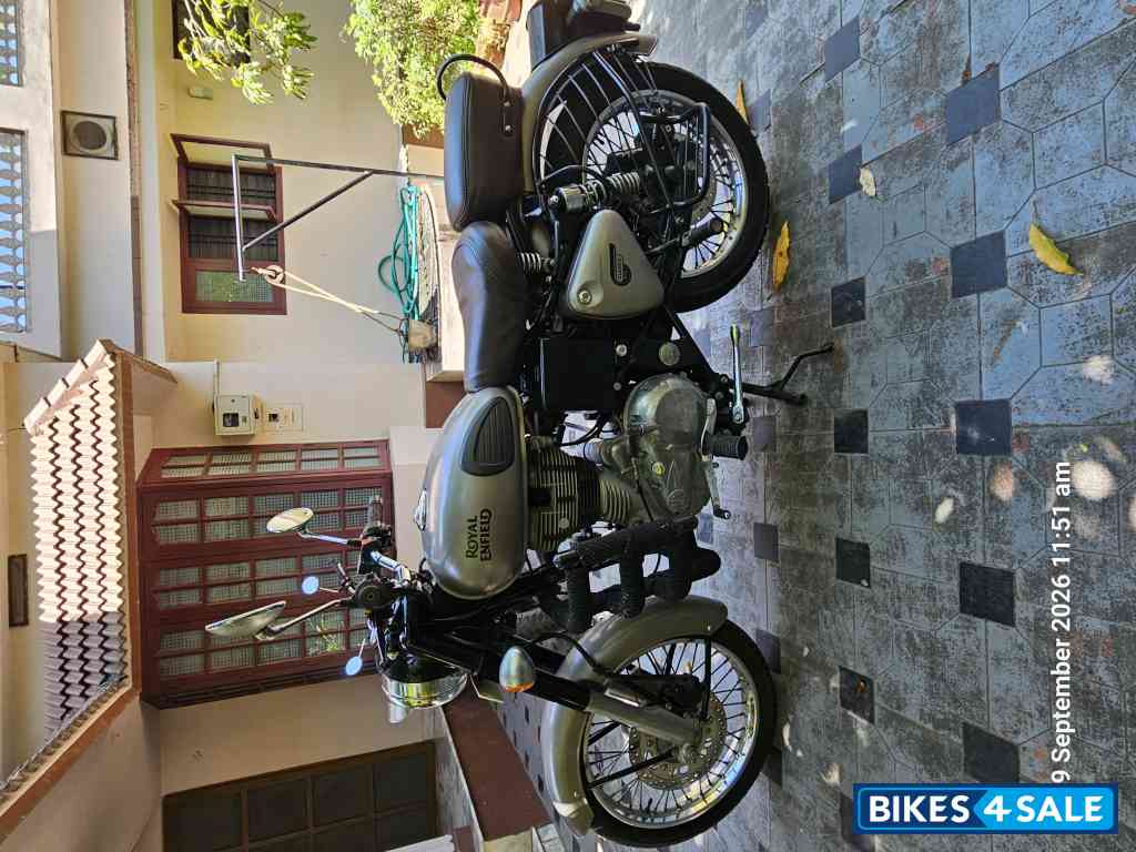Gunmetal Grey Royal Enfield Classic Gunmetal Grey Gunmetal Grey Royal Enfield Classic Gunmetal Grey